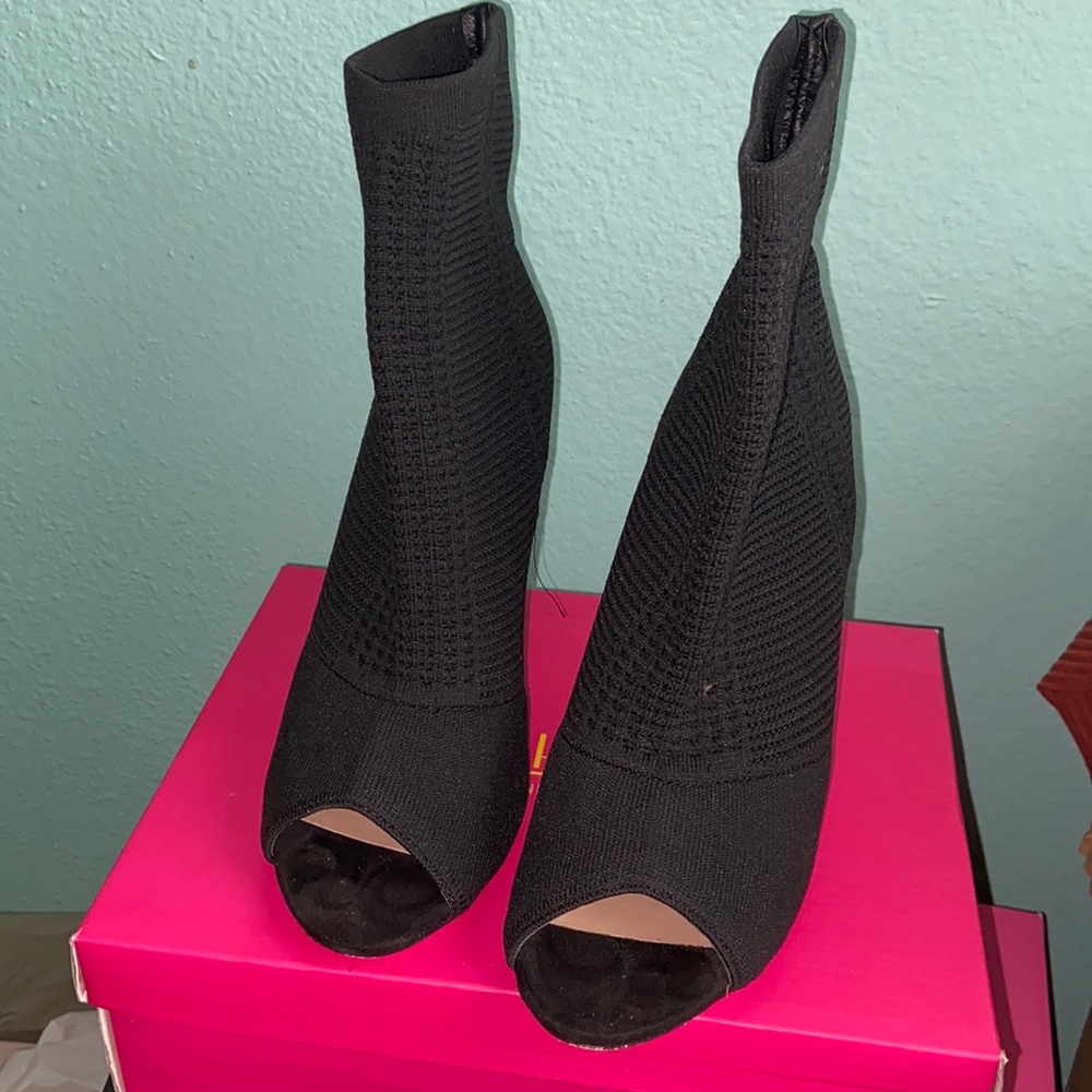 Open toe bootie